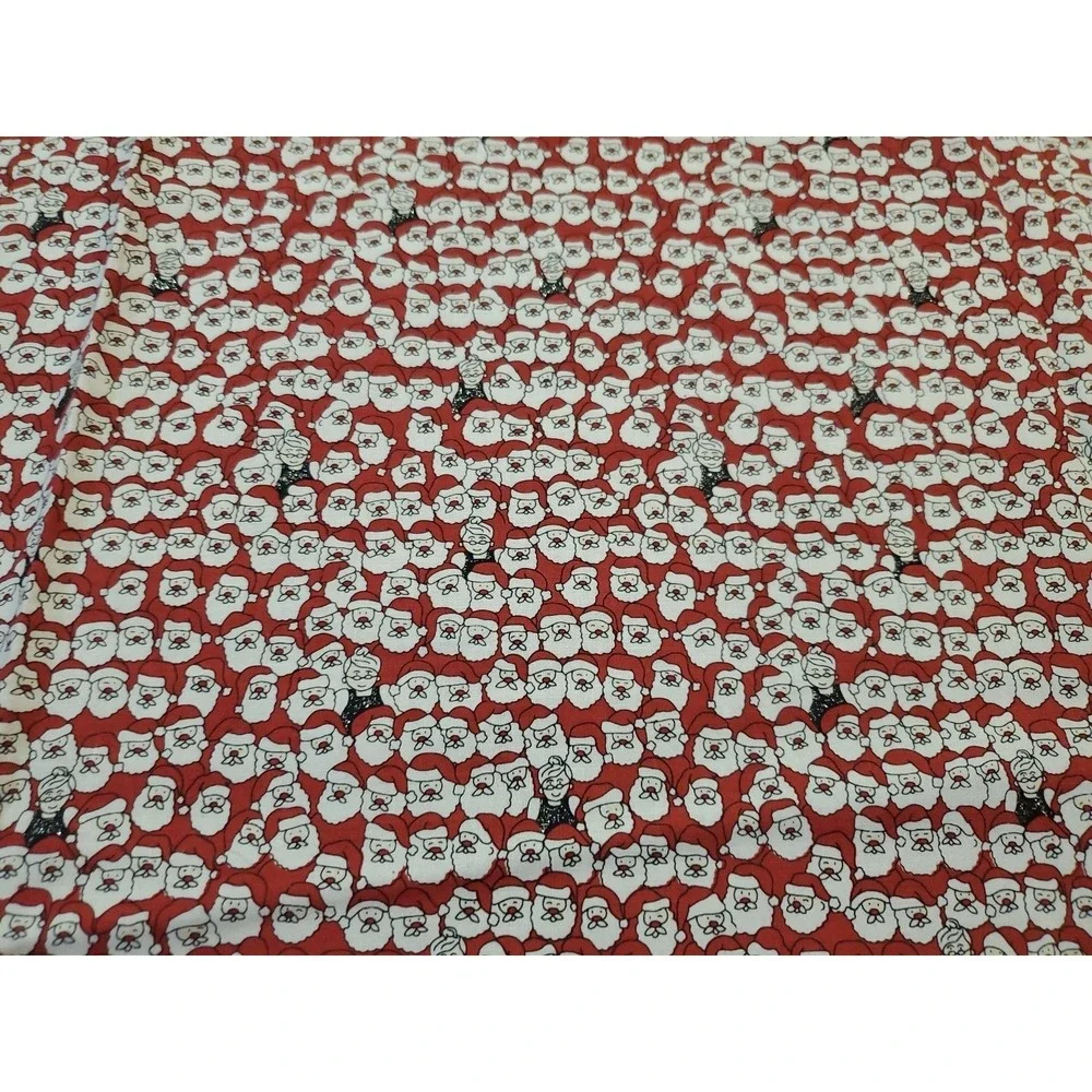 2004 Blank Textiles‎ Santa Christmas Cotton Sewing Fabric Remnant